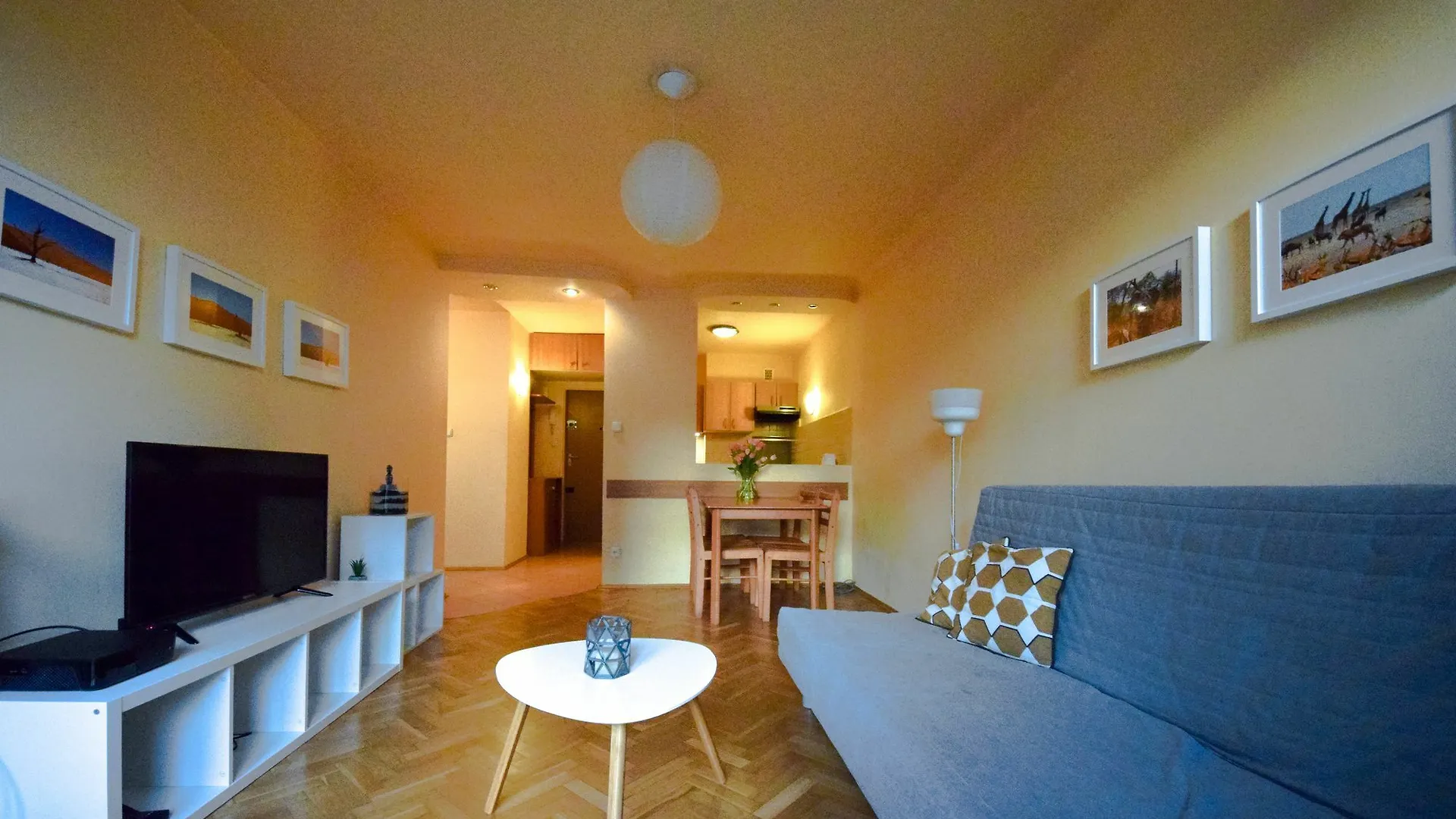 Jana Pawla Apartment For 4 Warsaw Poland